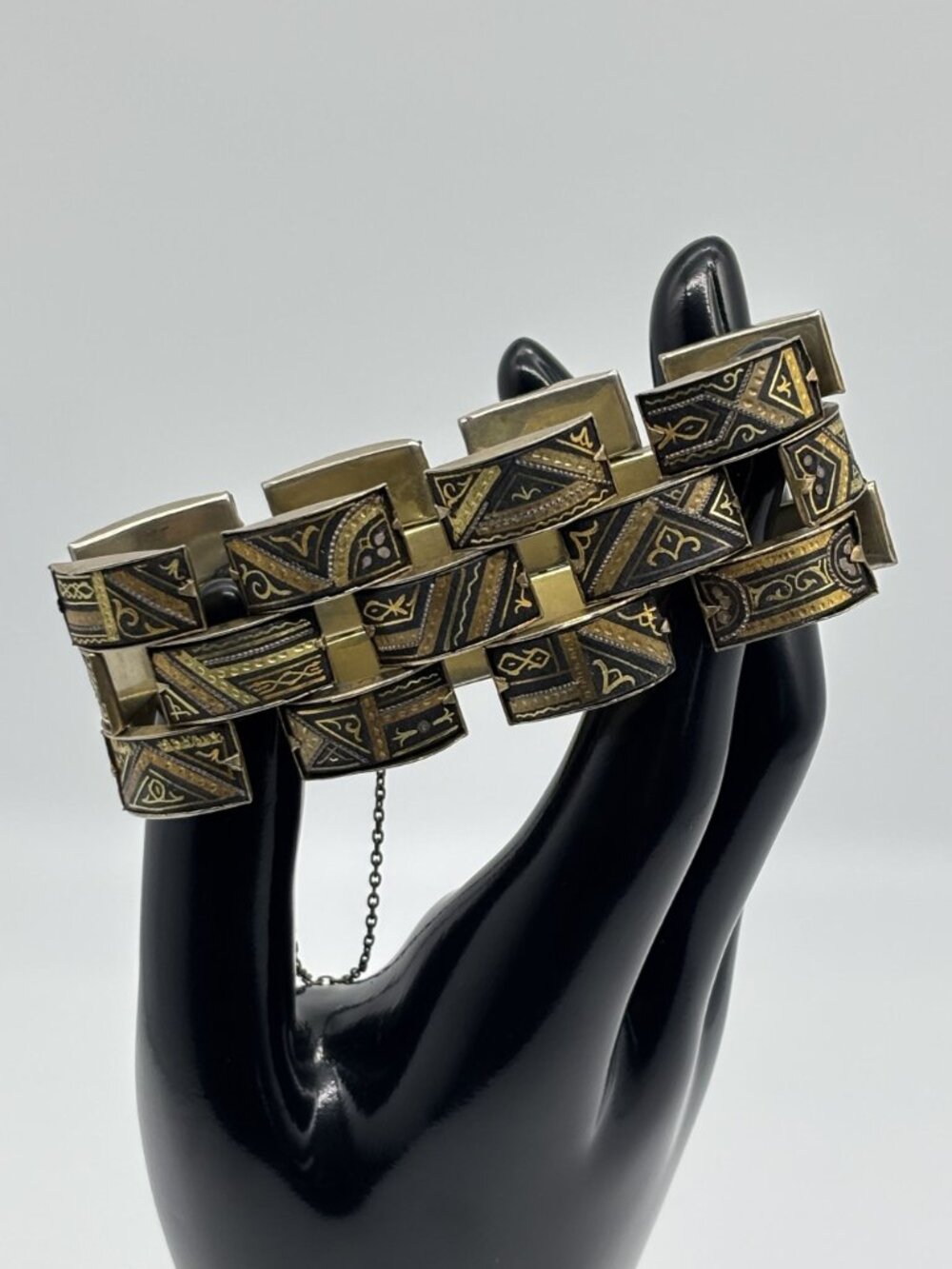 Vintage Damascene Bracelet With Initials Three Rows of Articulated Links, Signed - Picture 12 of 16